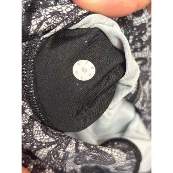 Lululemon Womens High-Waisted Patterned Leggings Size 6 Black & White - Picture 6 of 7